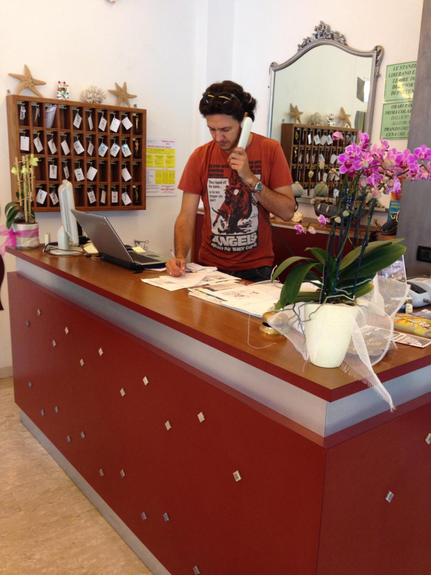 索格诺酒店 切塞纳蒂科 外观 照片